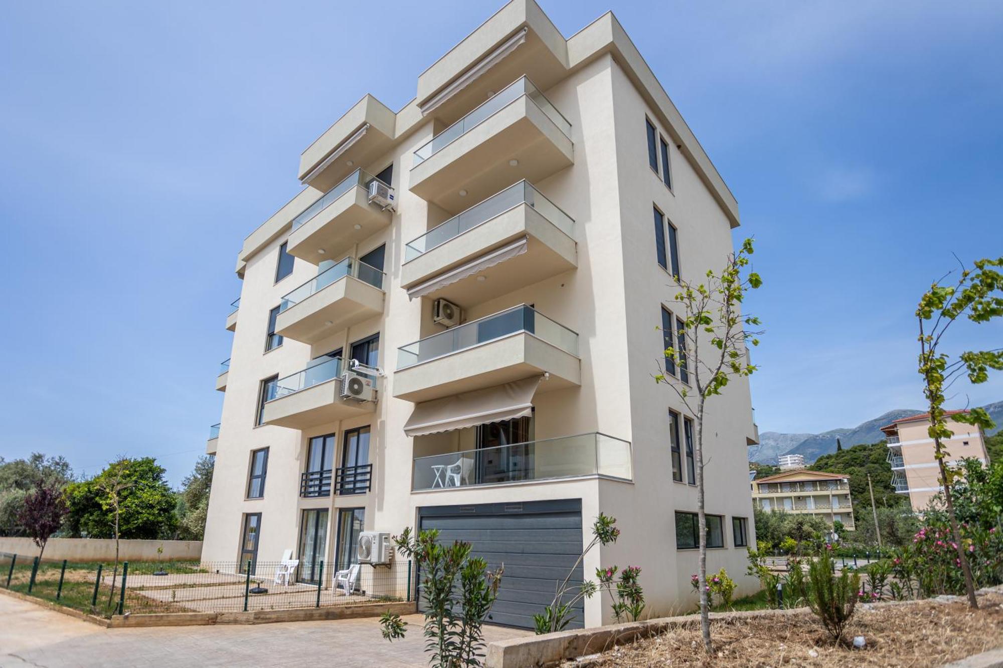 The Blue Wave Hotel Himare Exterior photo