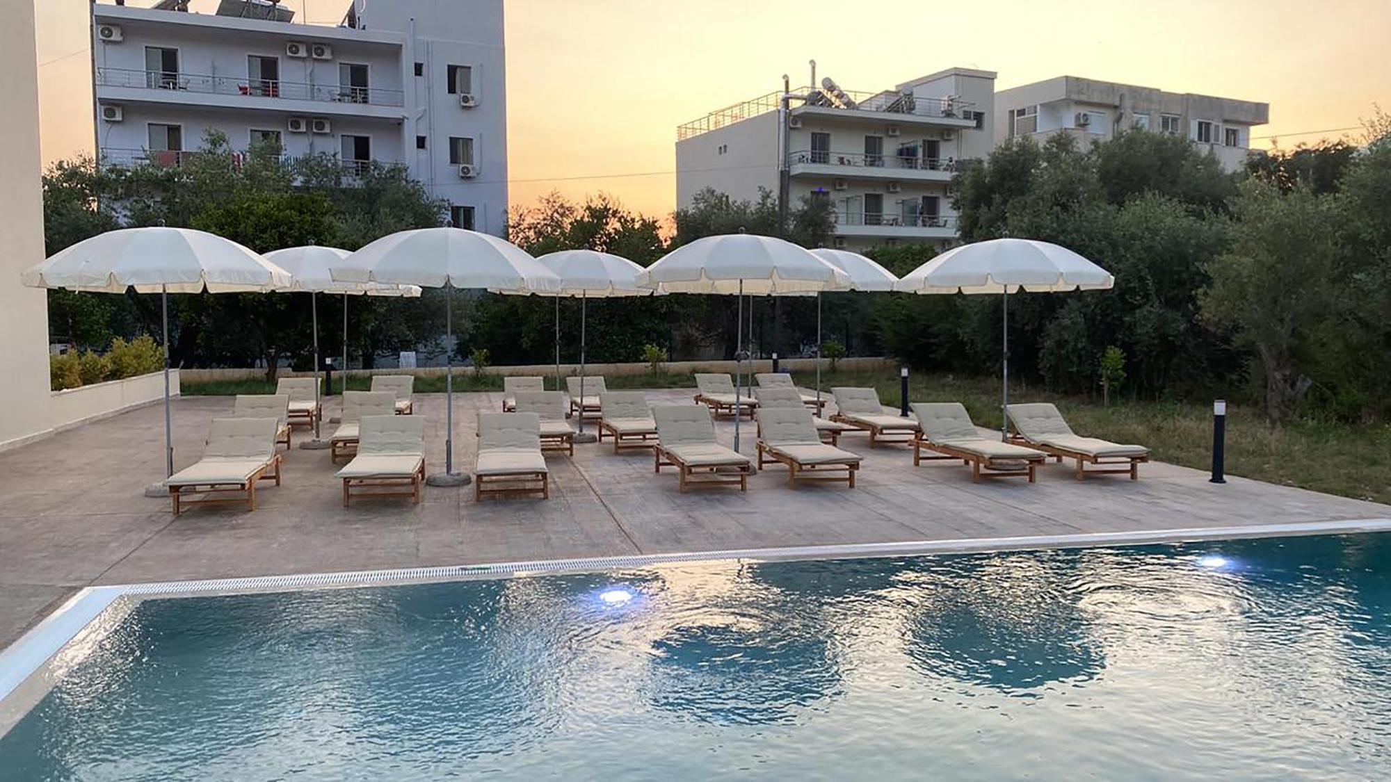 The Blue Wave Hotel Himare Exterior photo