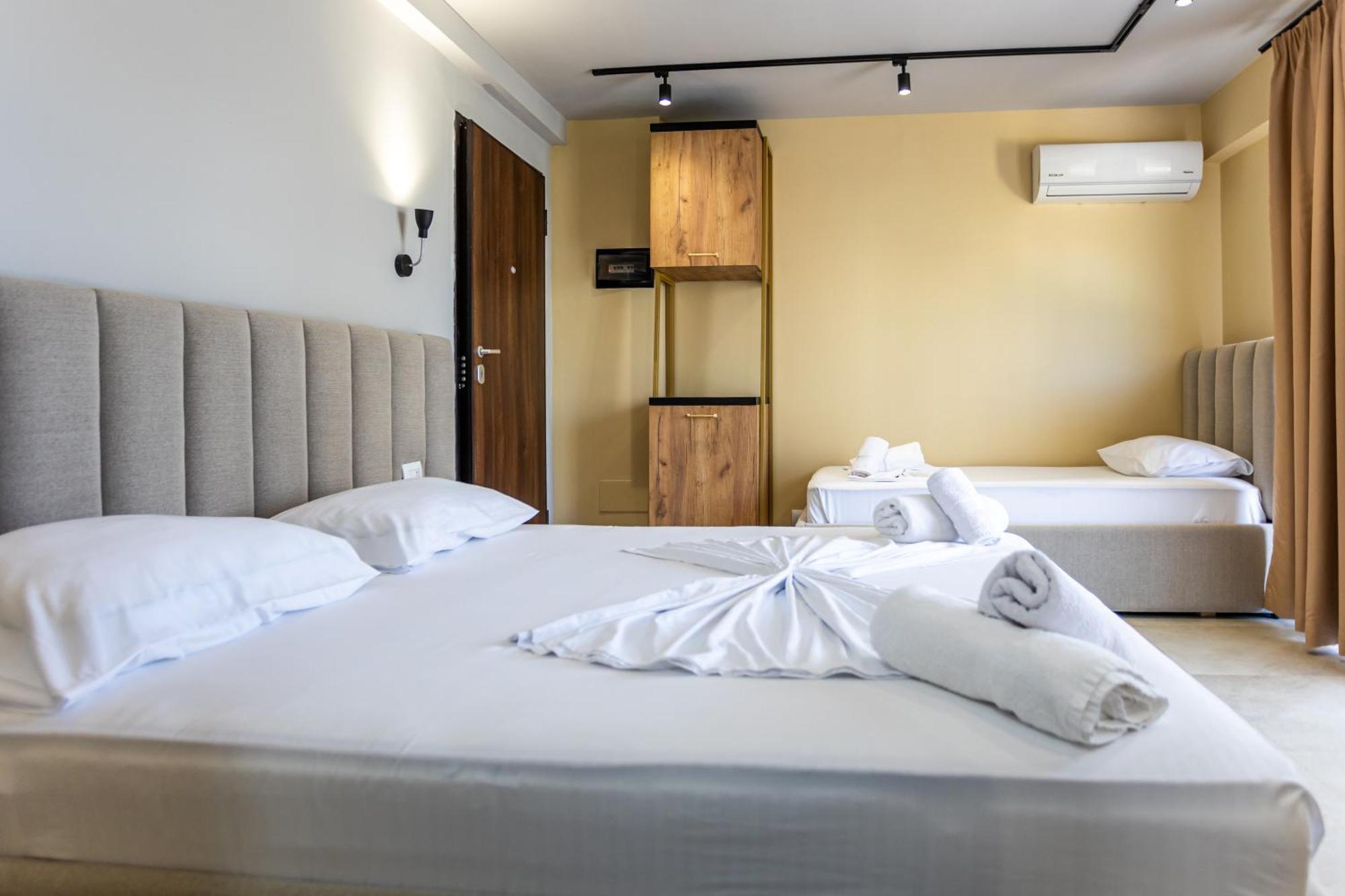 The Blue Wave Hotel Himare Exterior photo