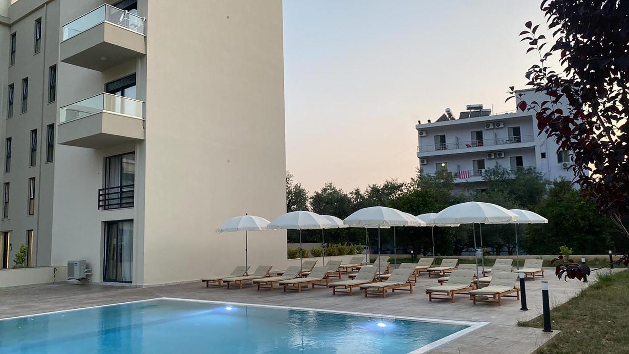 The Blue Wave Hotel Himare Exterior photo