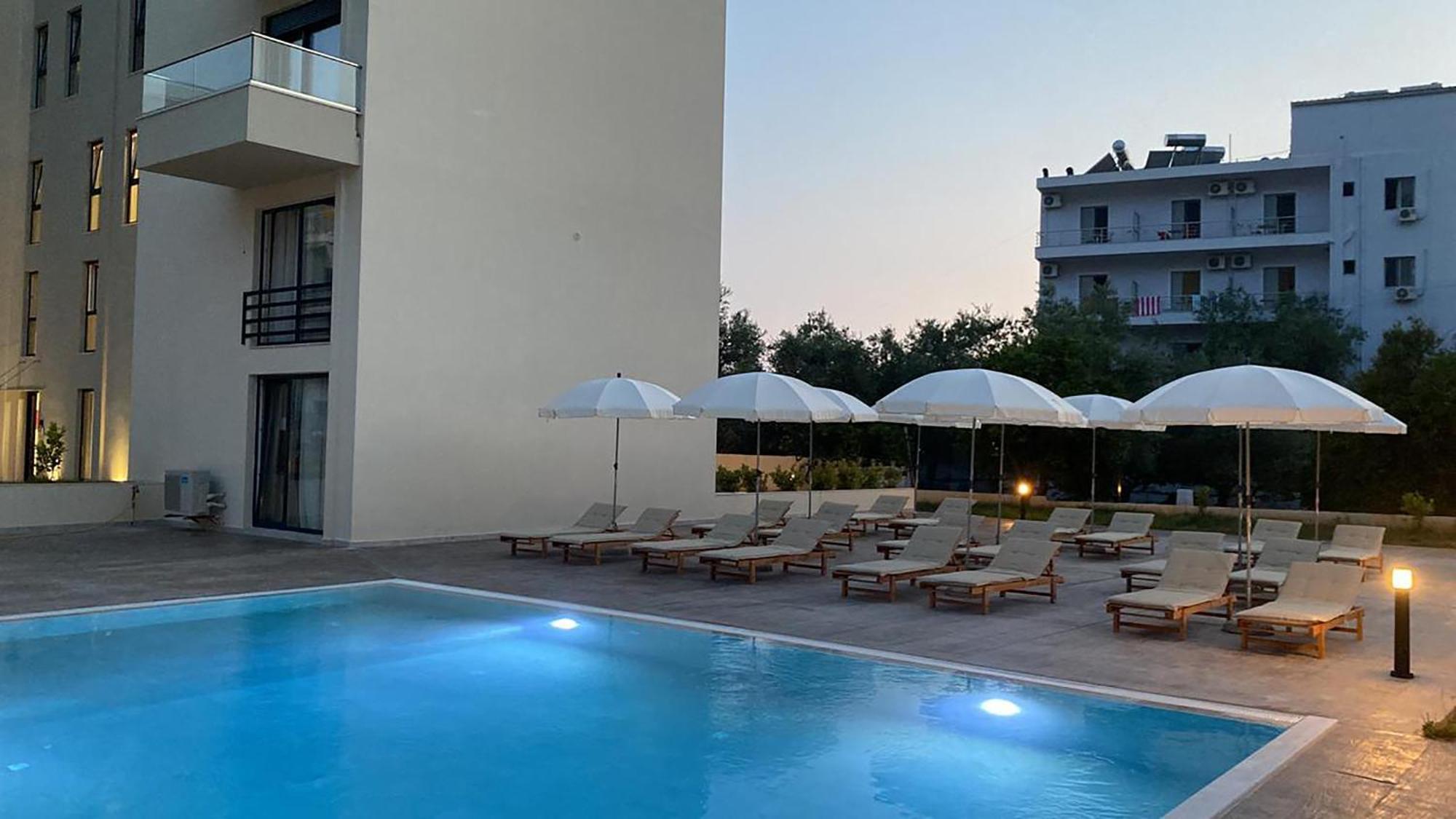 The Blue Wave Hotel Himare Exterior photo