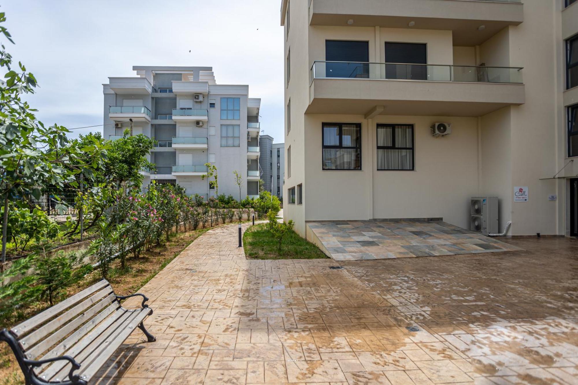 The Blue Wave Hotel Himare Exterior photo