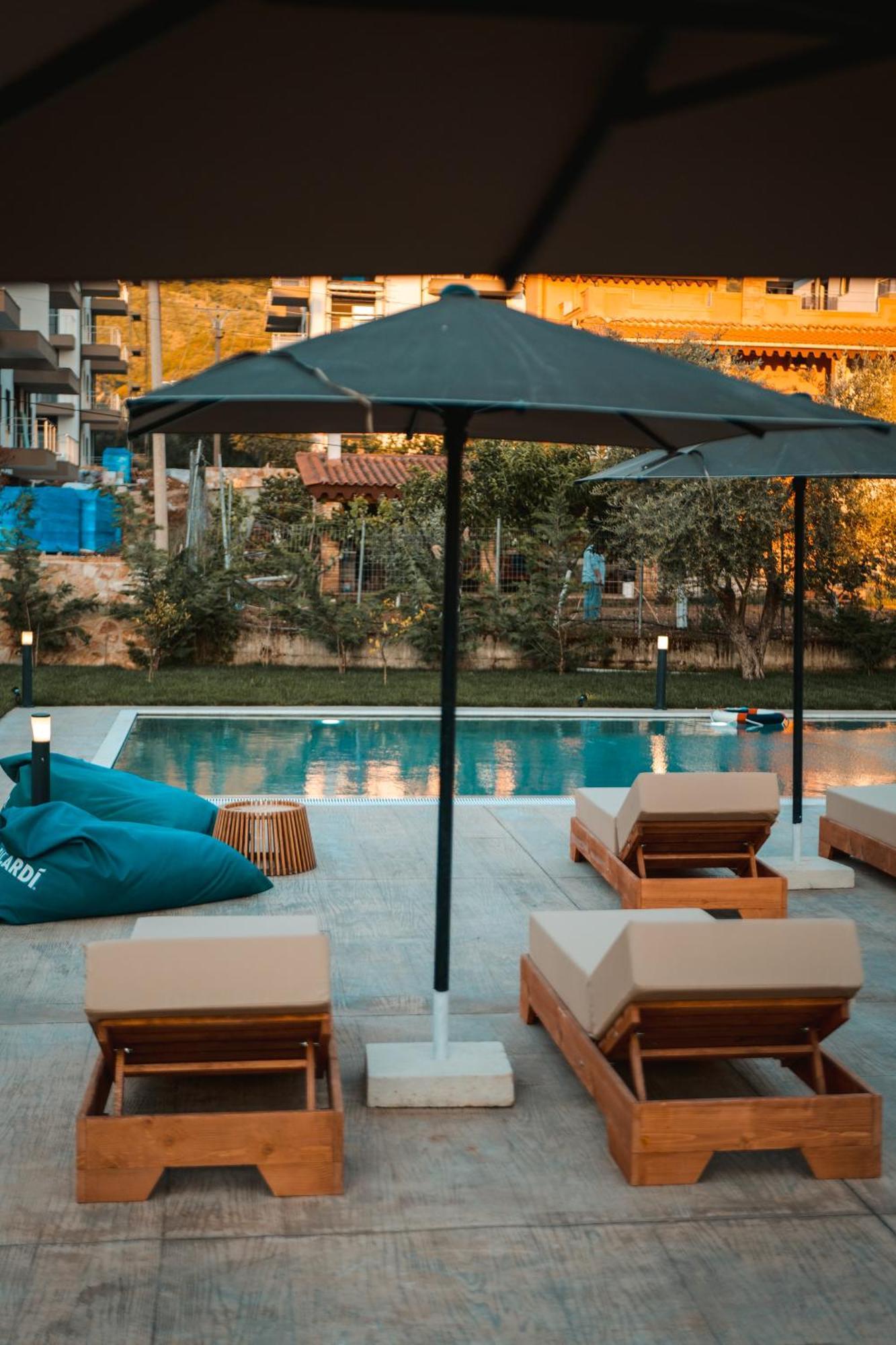 The Blue Wave Hotel Himare Exterior photo